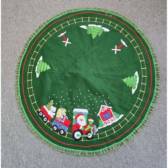 Bucilla - Holiday Express - Felt Applique Tree Skirt  33098 Handmade - Picture 1 of 10